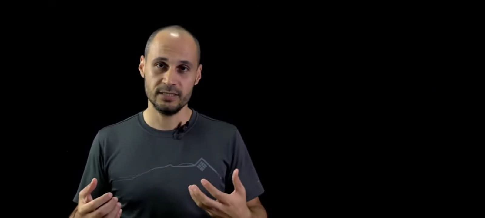 سرد كتابي لڤيديو: رأي الأستاذ أحمد الحسيني فى التعليم